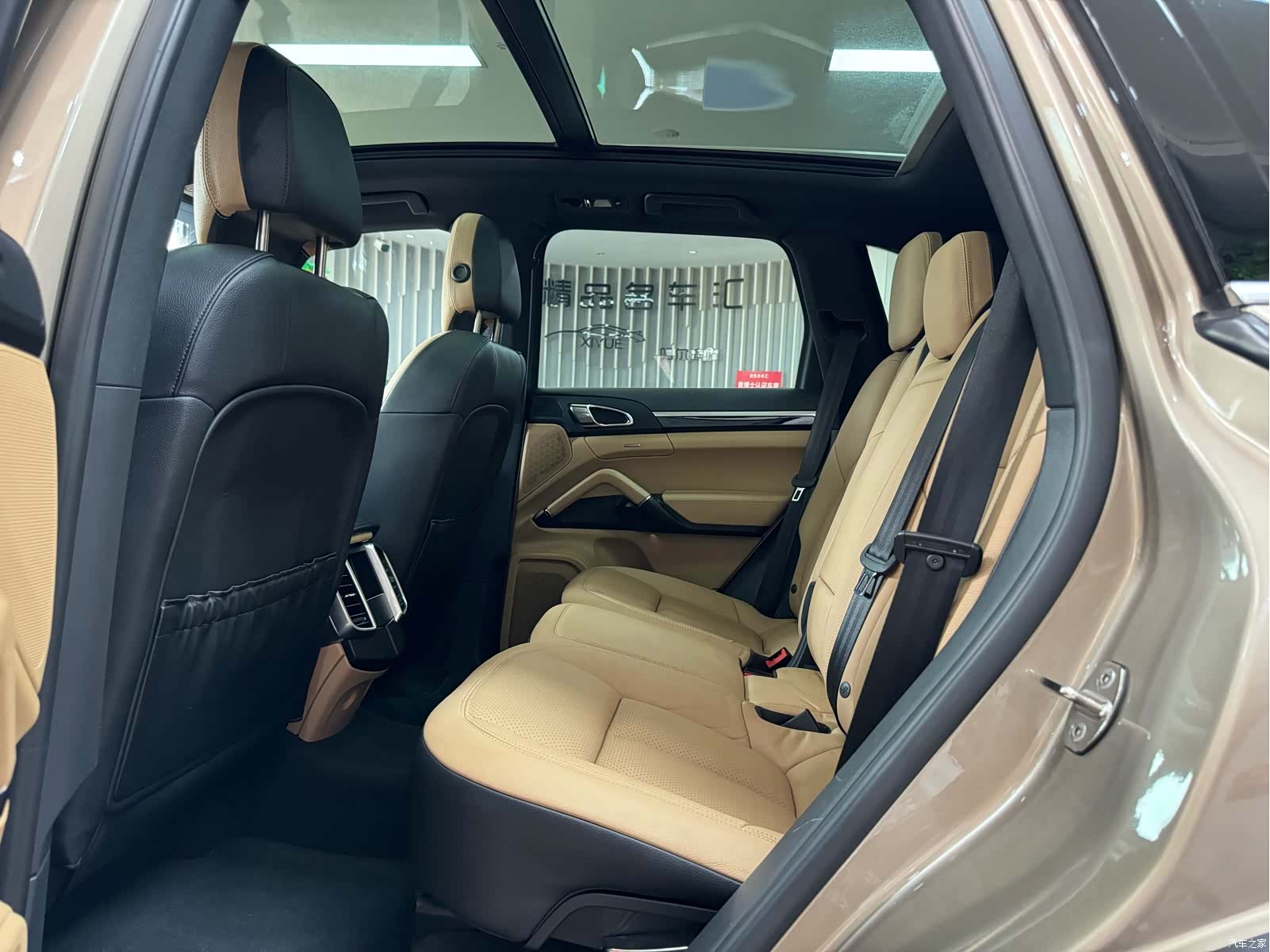 Porsche Cayenne, 2015 12