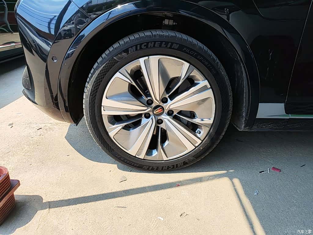 Hongqi E-HS9, 2023 23