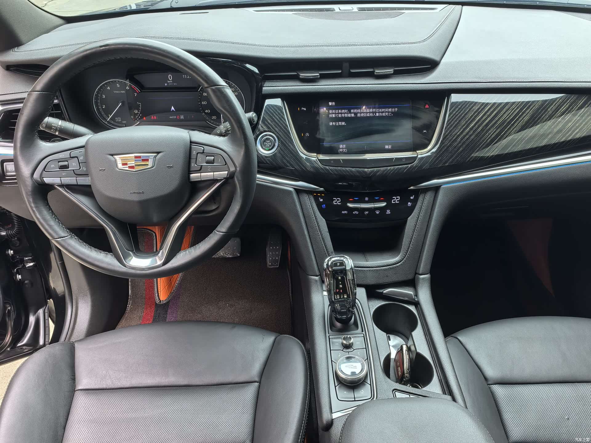 Cadillac XT6, 2022 все фото
