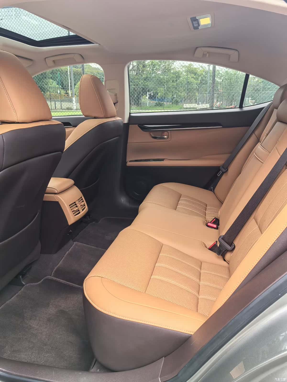 Lexus ES, 2017 3