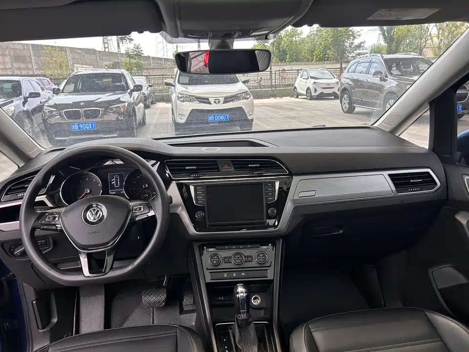 Volkswagen Touran