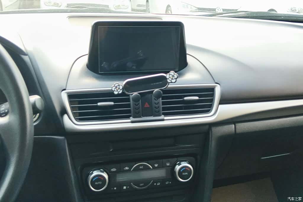 Mazda Mazda3, 2017 13