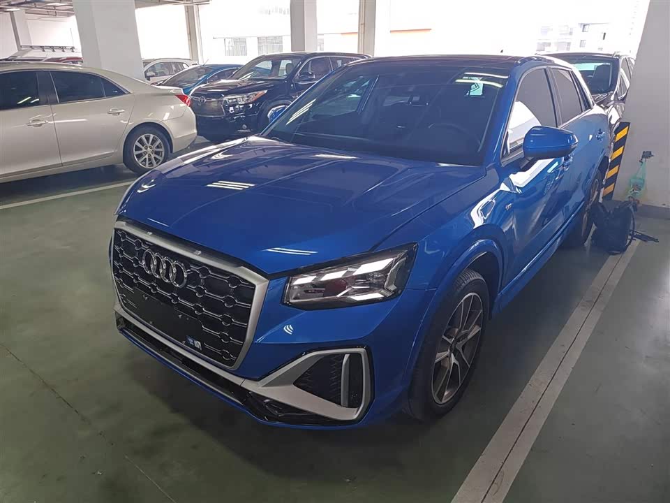 Audi Q2L