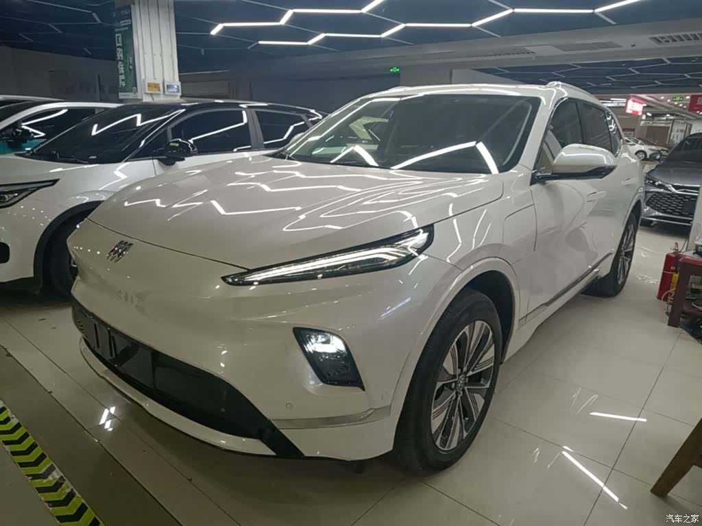 Buick E5, 2025 1