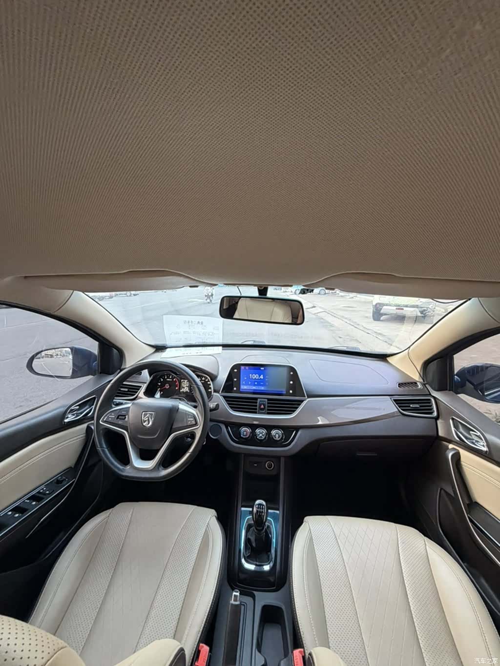 Wuling 310W, 2017 10