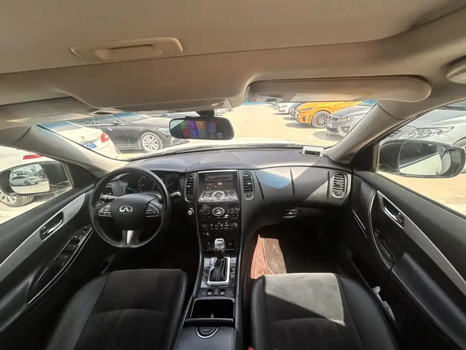 Infiniti QX50