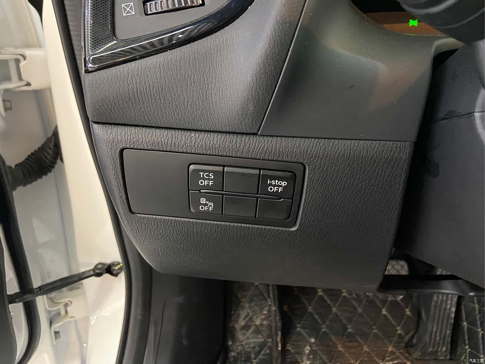 Mazda CX-4, 2023 18