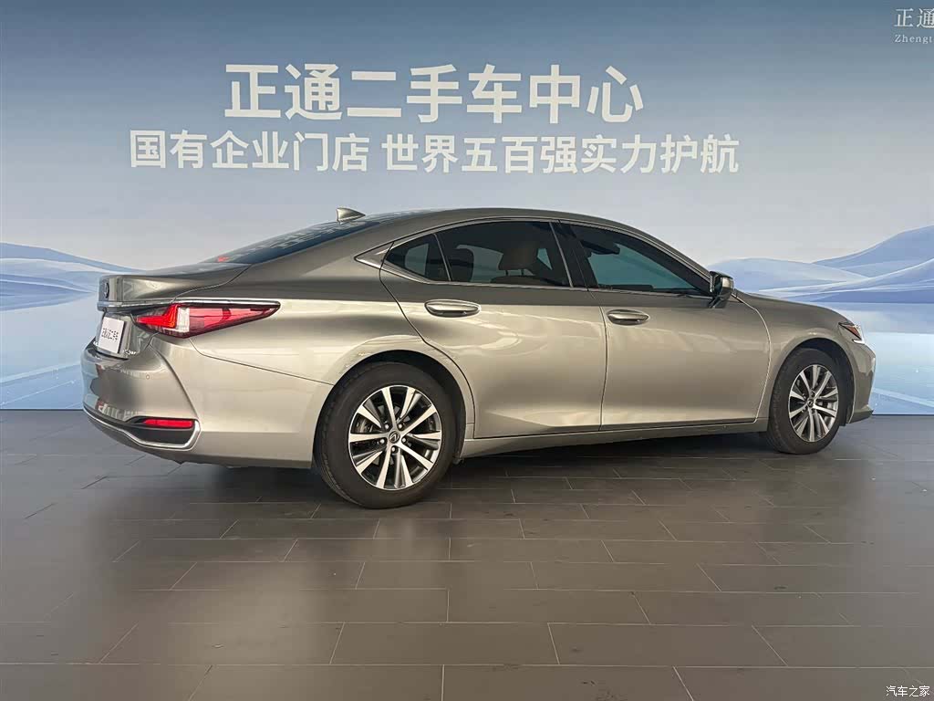Lexus ES, 2021 все фото
