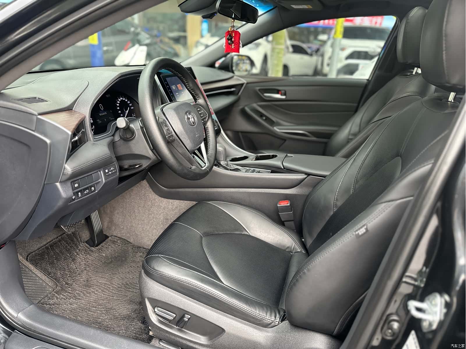 Toyota Avalon, 2023 все фото