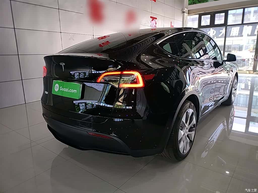 Tesla Model Y, 2023 7