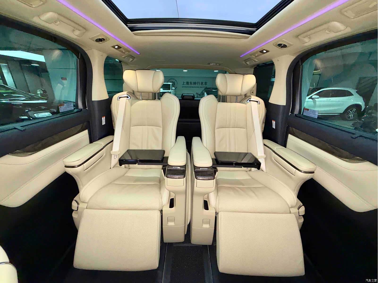 Toyota Vellfire, 2022 6