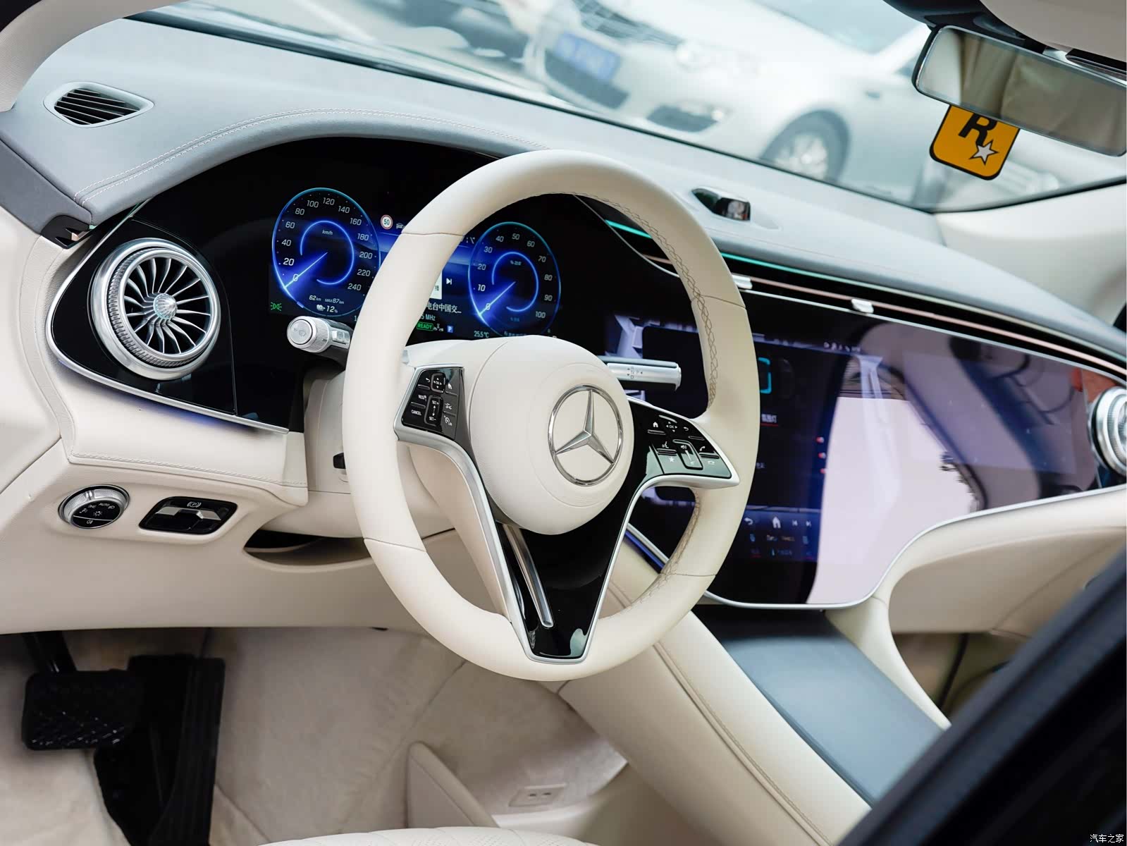 Mercedes-Benz EQS, 2024 10
