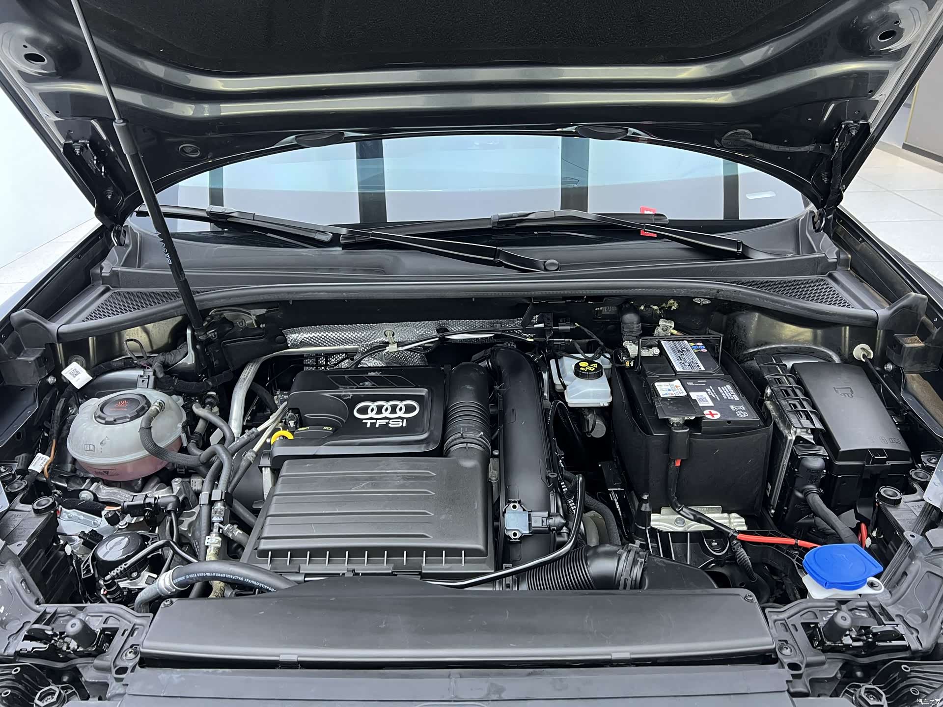 Audi Q3, 2022 11