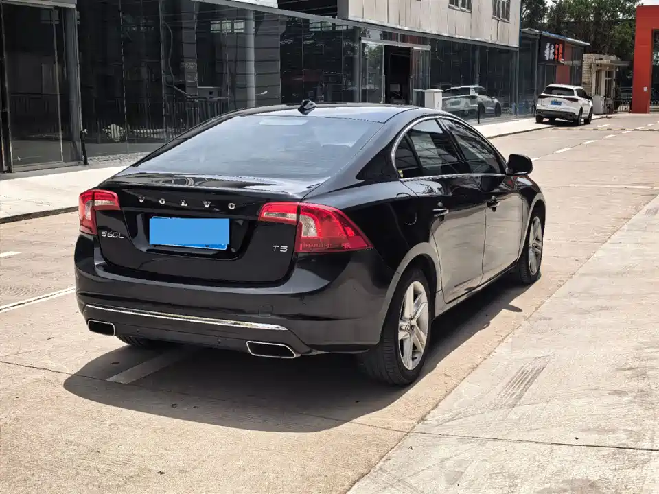 Volvo S60
