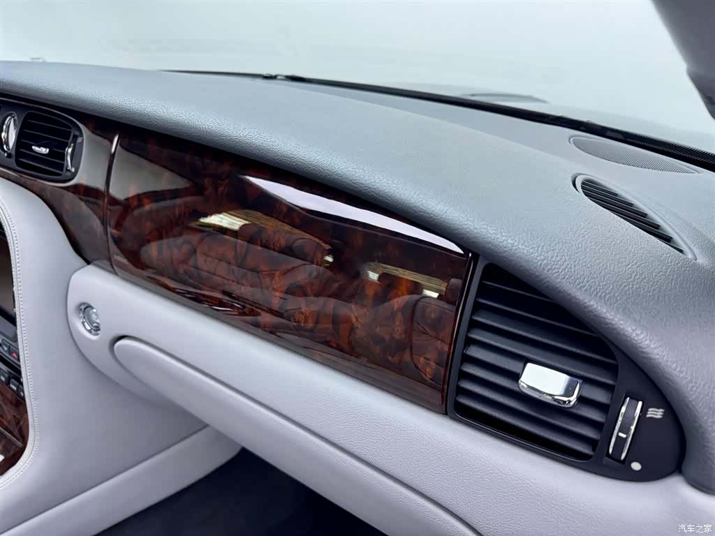 Jaguar XJ, 2009 18