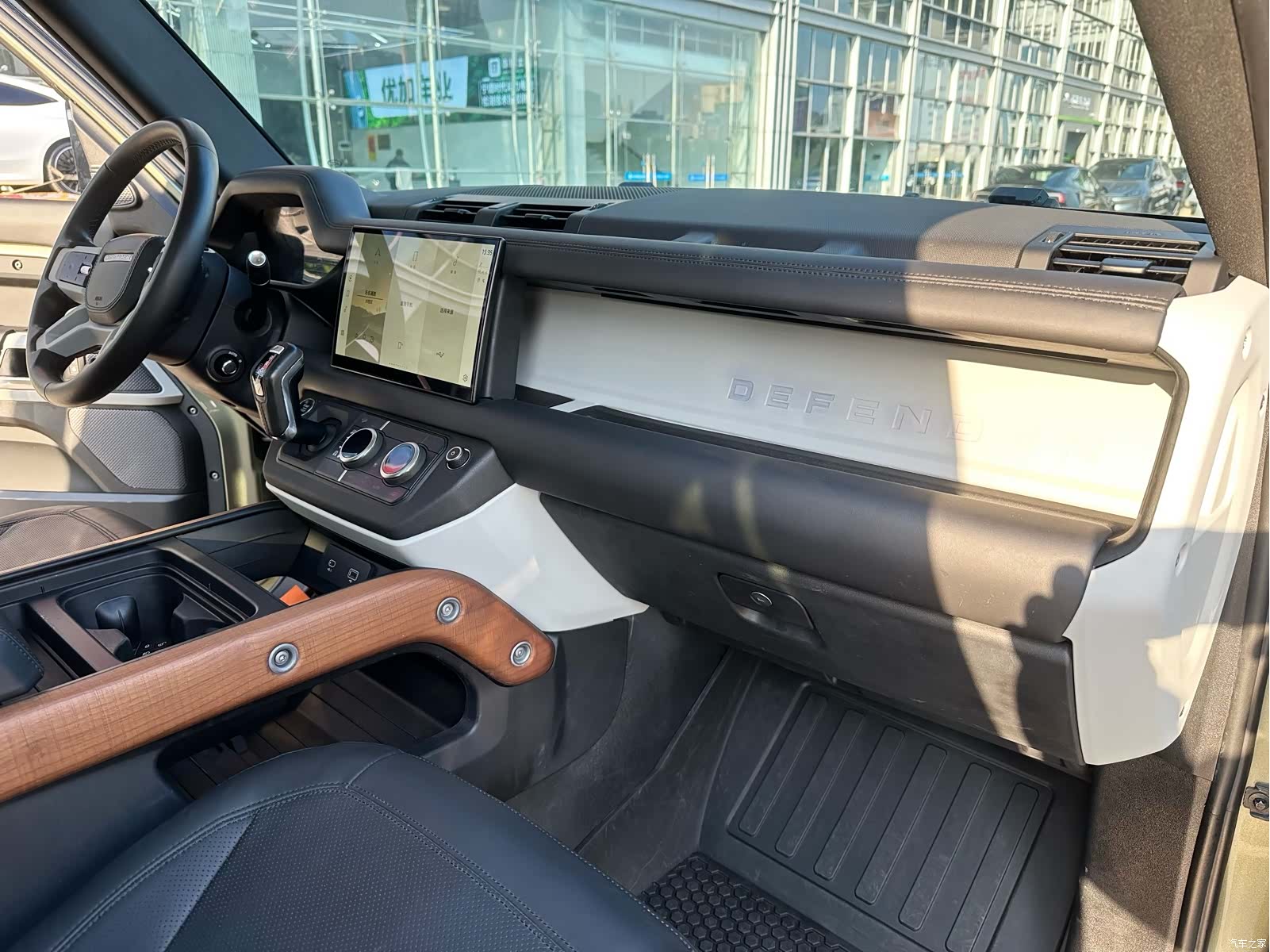 Land Rover Defender, 2022 16