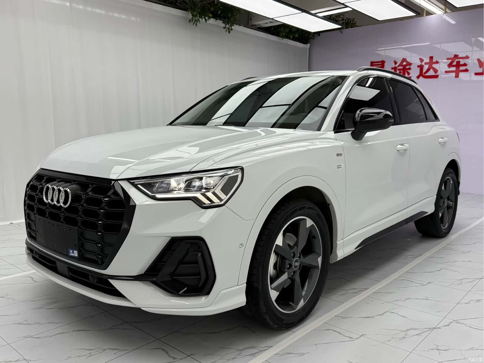 Audi Q3, 2022 1