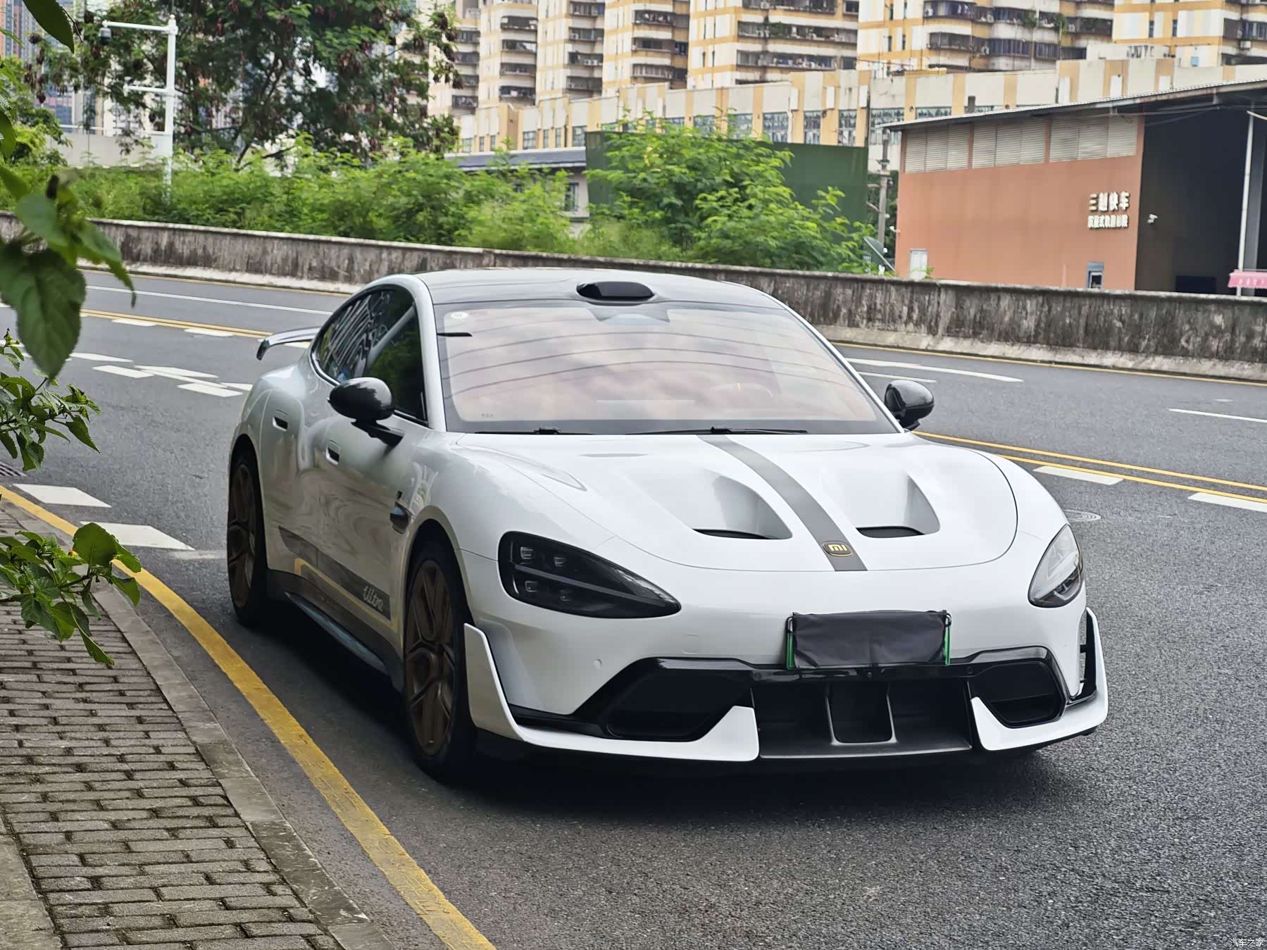 Xiaomi SU7, 2025 3