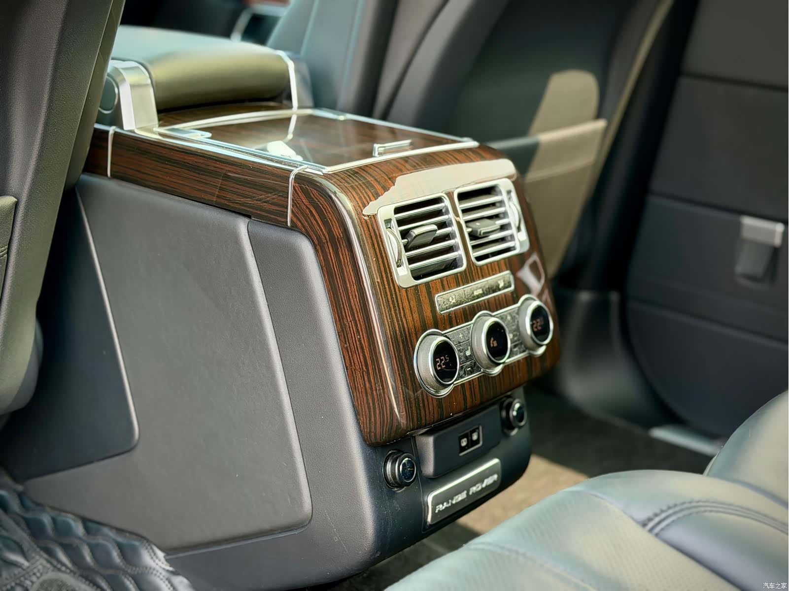 Land Rover Range Rover, 2015 10