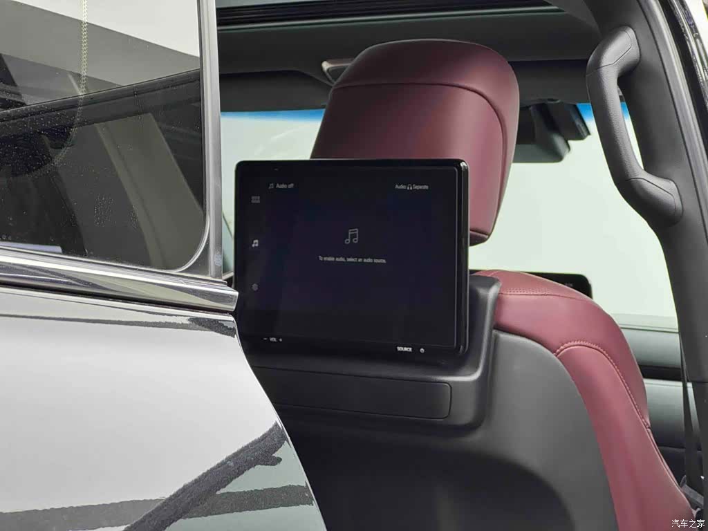 Lexus LX, 2023 11