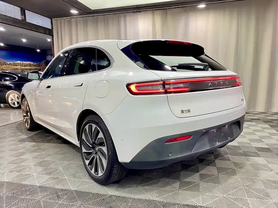 AITO Ask the world M5