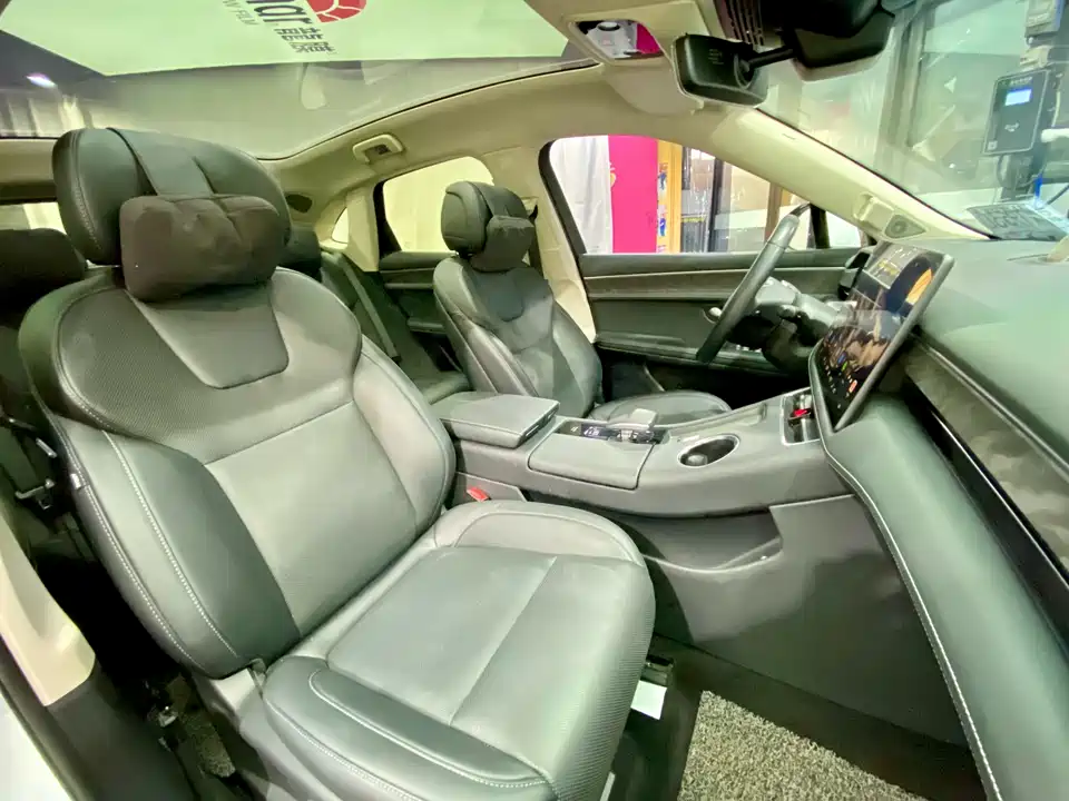 AITO Ask the world M5