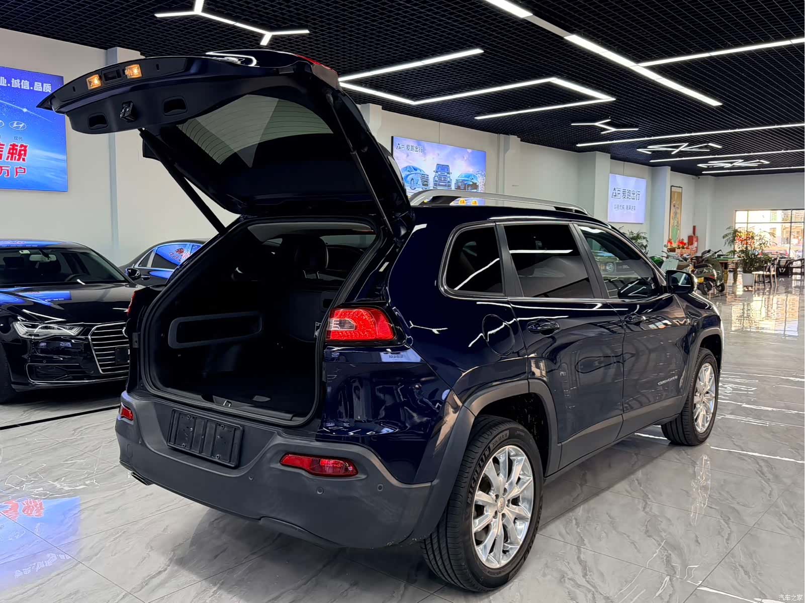 Jeep Cherokee, 2014 все фото
