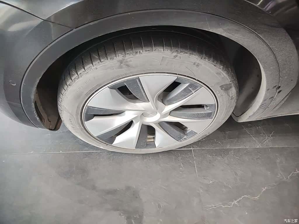 Tesla Model Y, 2022 23