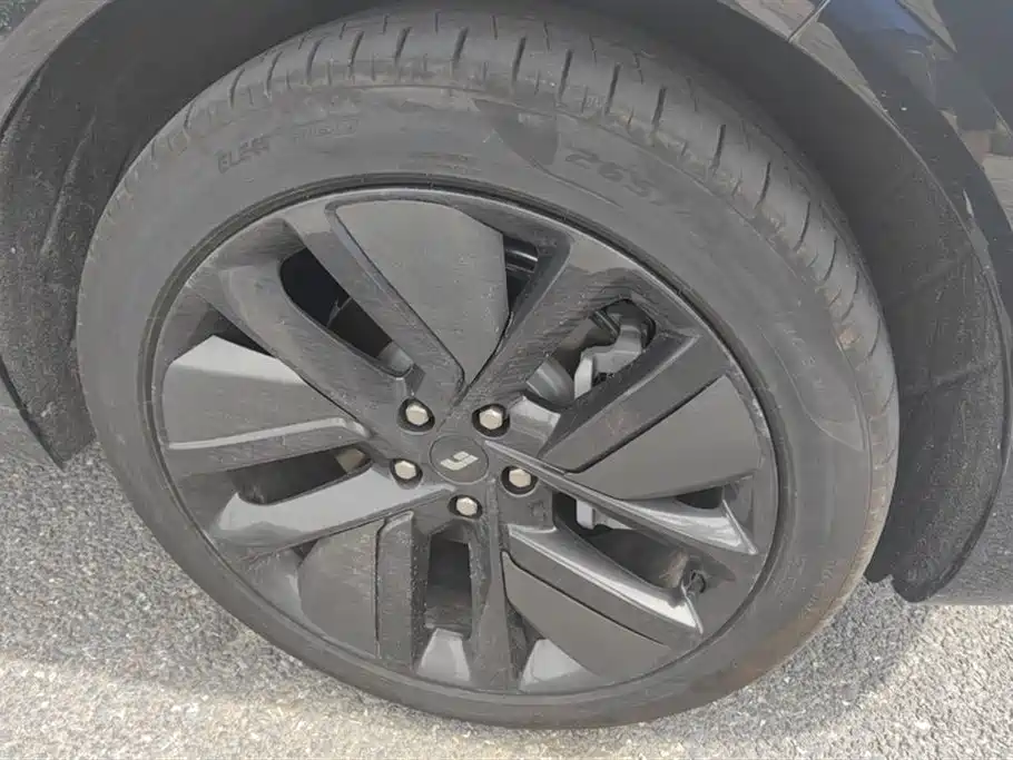 Li Auto Ideal L6