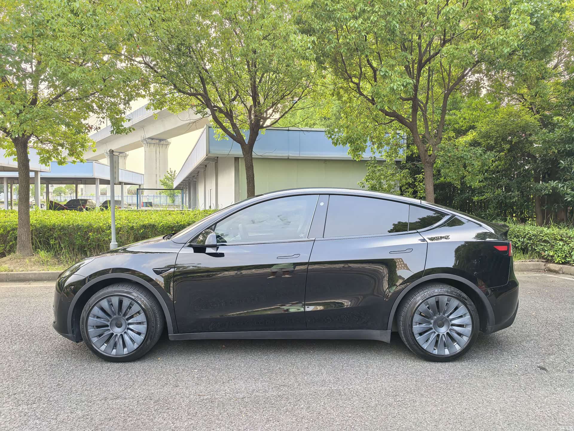 Tesla Model Y, 2022 4
