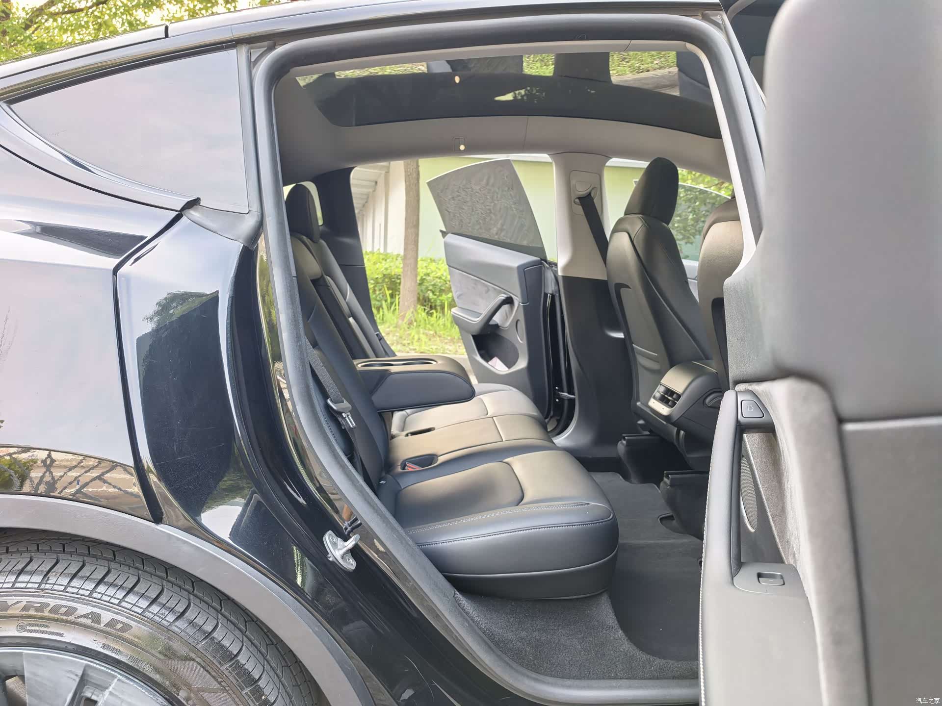 Tesla Model Y, 2022 15
