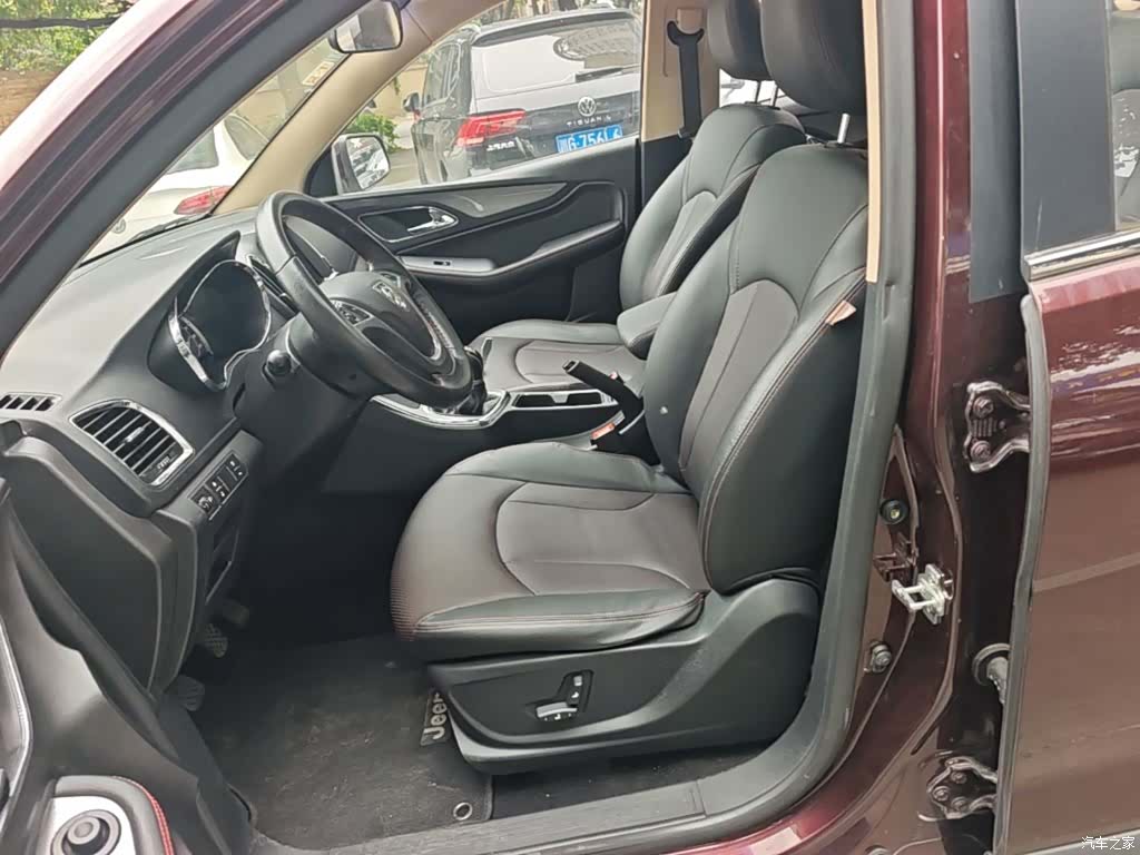 Wuling 560, 2015 15