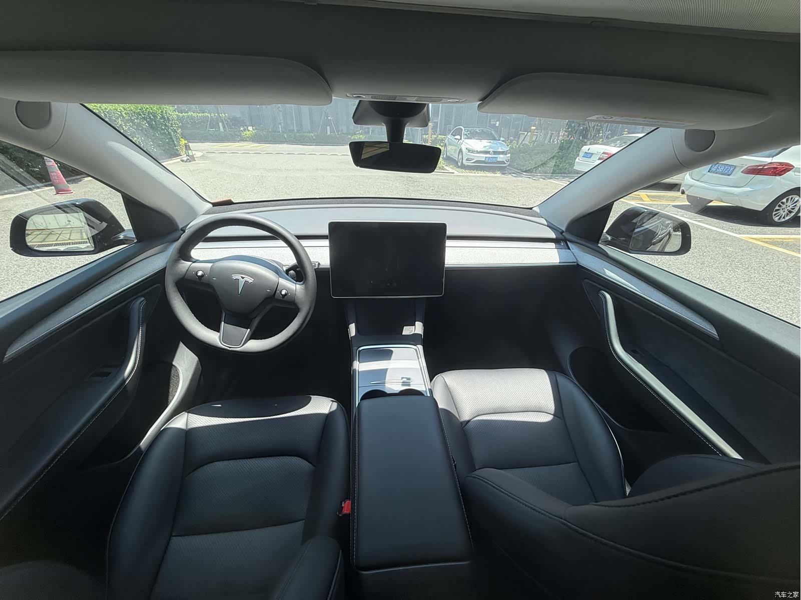 Tesla Model Y, 2023 9