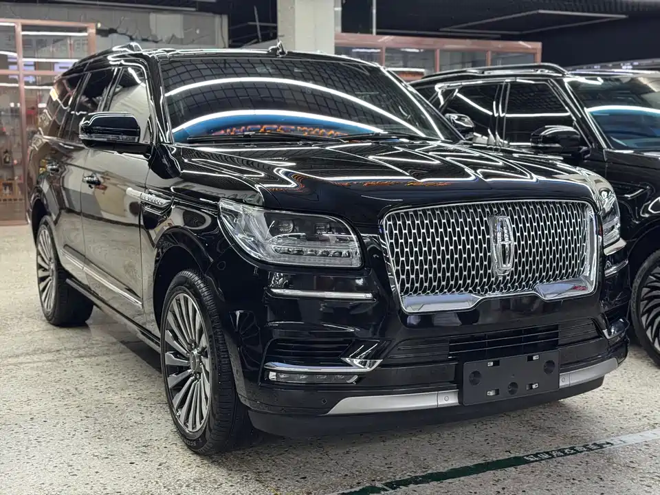 Lincoln Navigator