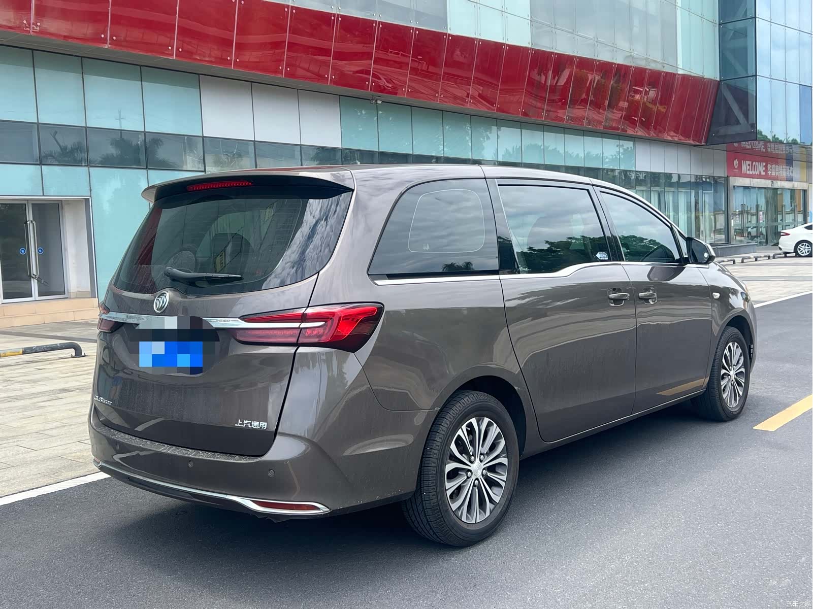 Buick GL8, 2020 4