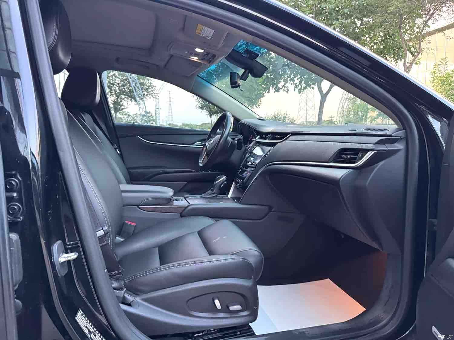 Cadillac XTS, 2018 13