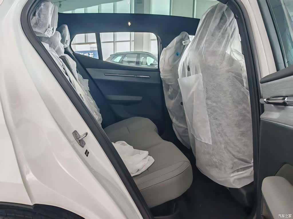 Volvo EX30, 2026 21