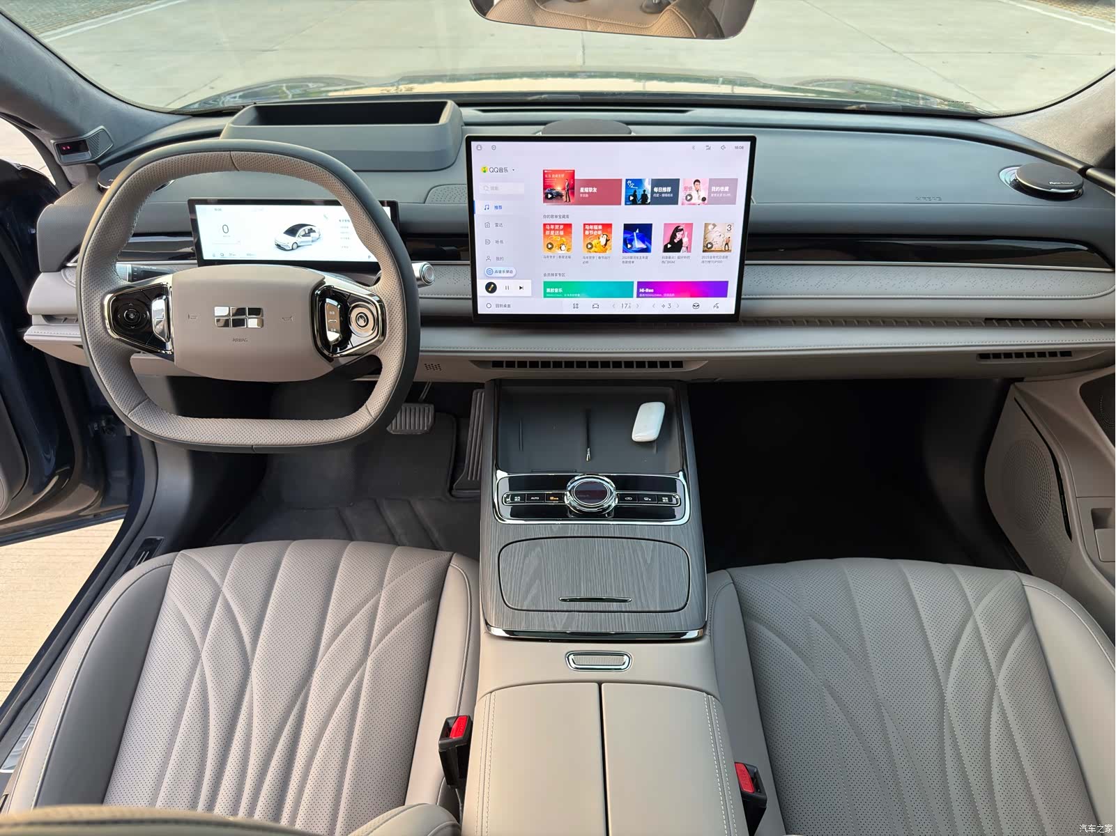 Geely 8, 2025 11