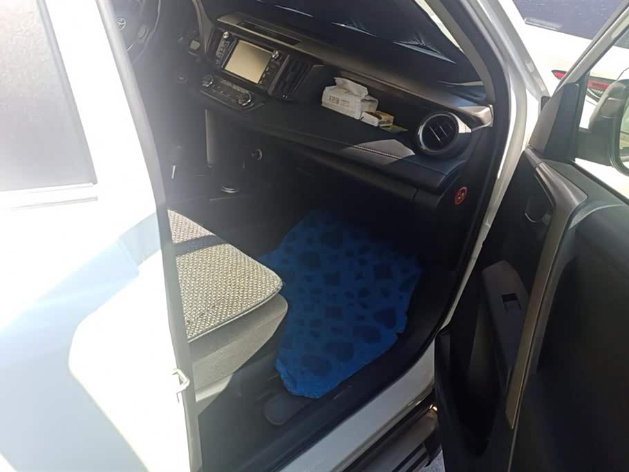 Toyota RAV4 Rongfang