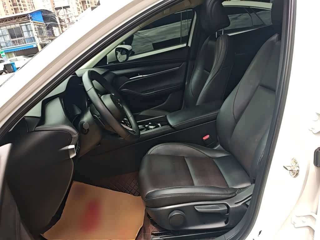 Mazda Mazda3, 2022 15