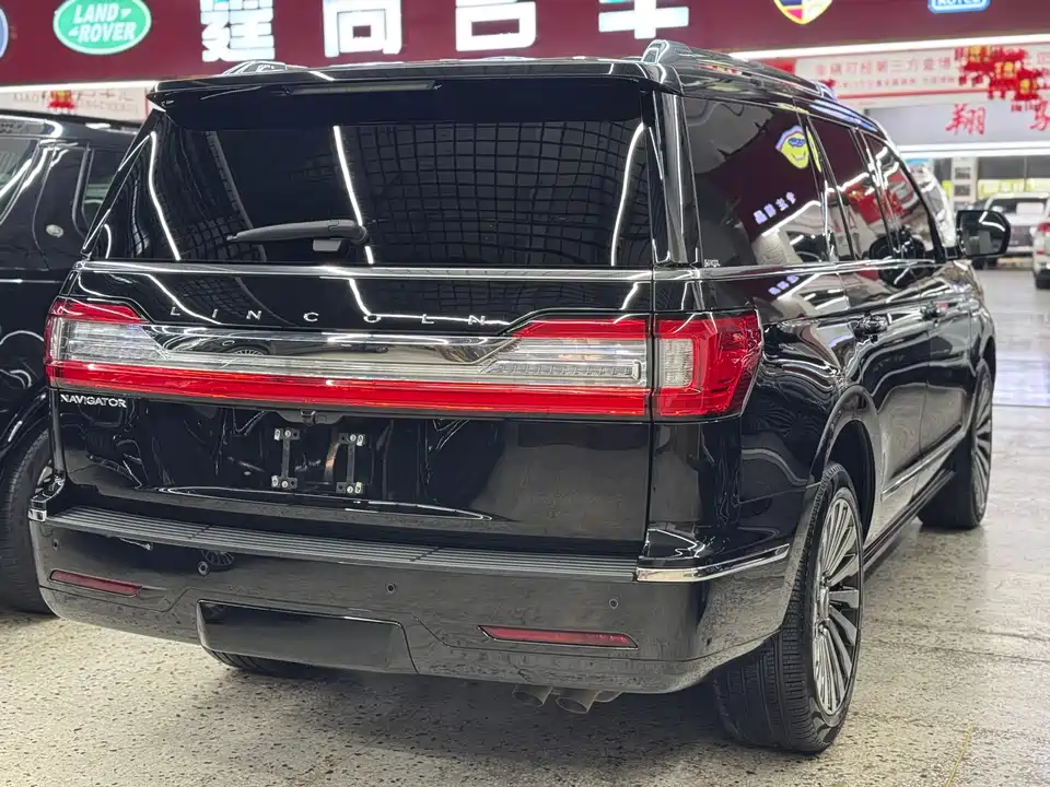 Lincoln Navigator