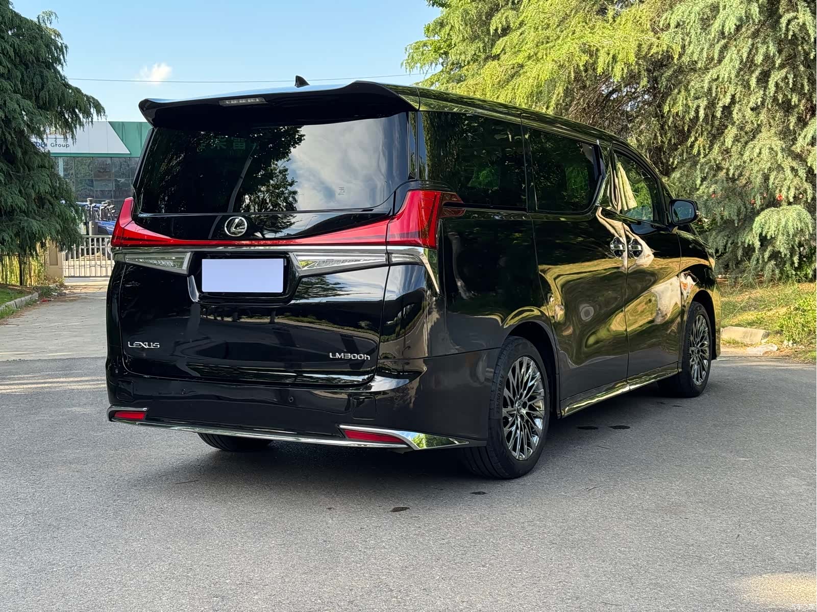 Toyota Vellfire, 2023 11