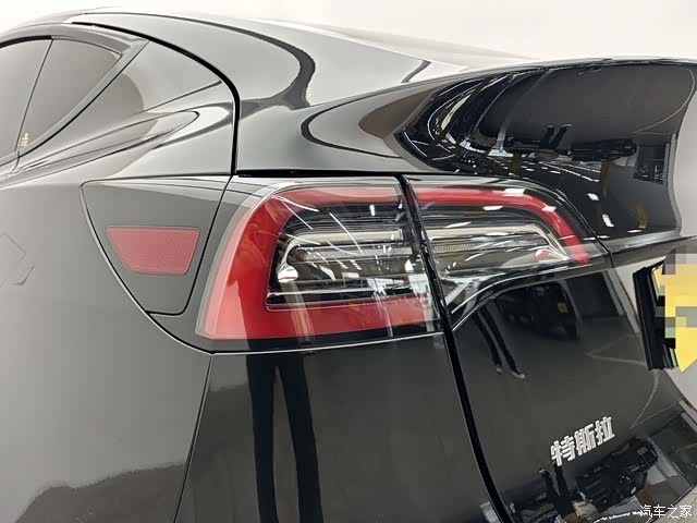 Tesla Model Y, 2022 19