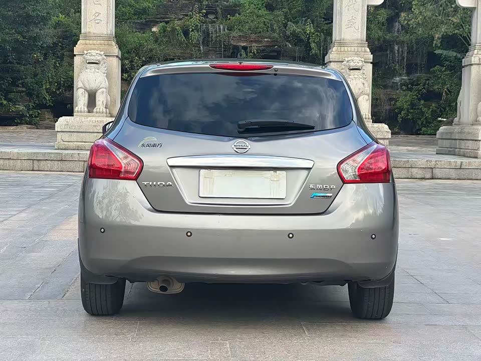 Nissan TIIDA