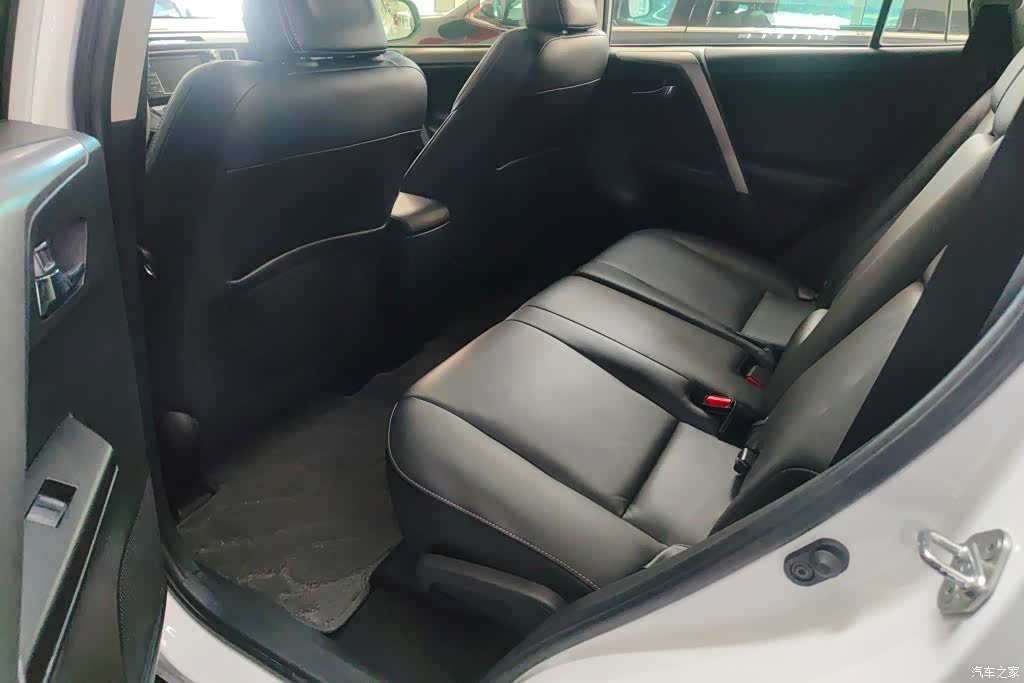 Toyota RAV4, 2019 11