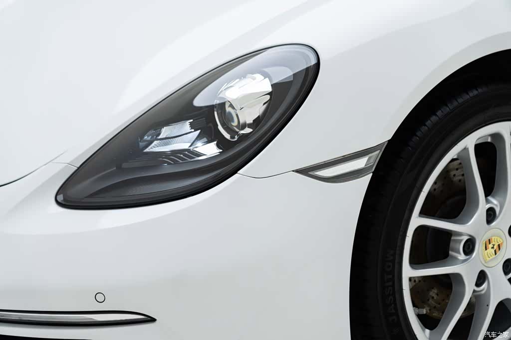 Porsche Cayman, 2018 все фото