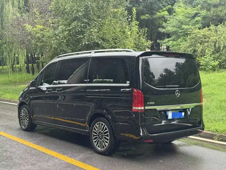 Mercedes-Benz V-class