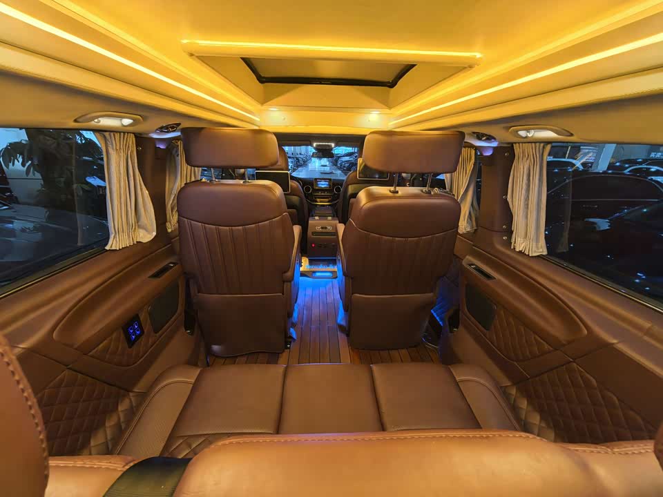 Mercedes-Benz V-class