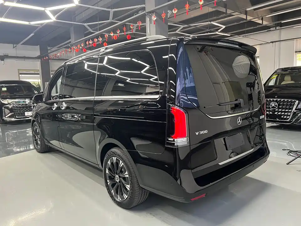 Mercedes-Benz V-class