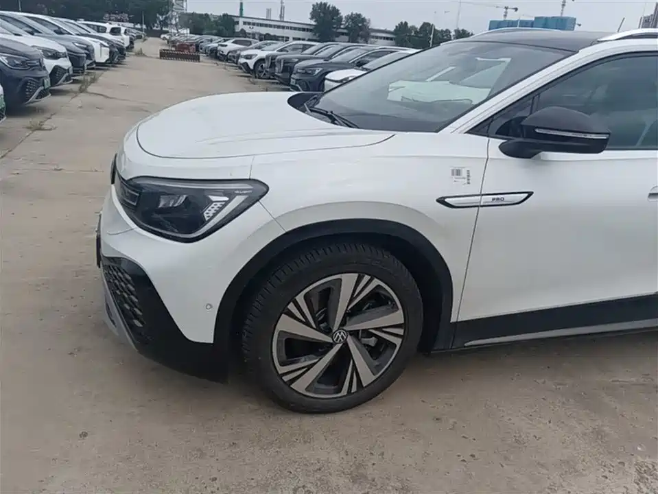 Volkswagen ID.6 CROZZ